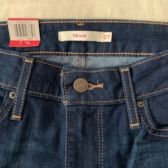 Dark Denim Levi’s - Picture 2 of 3